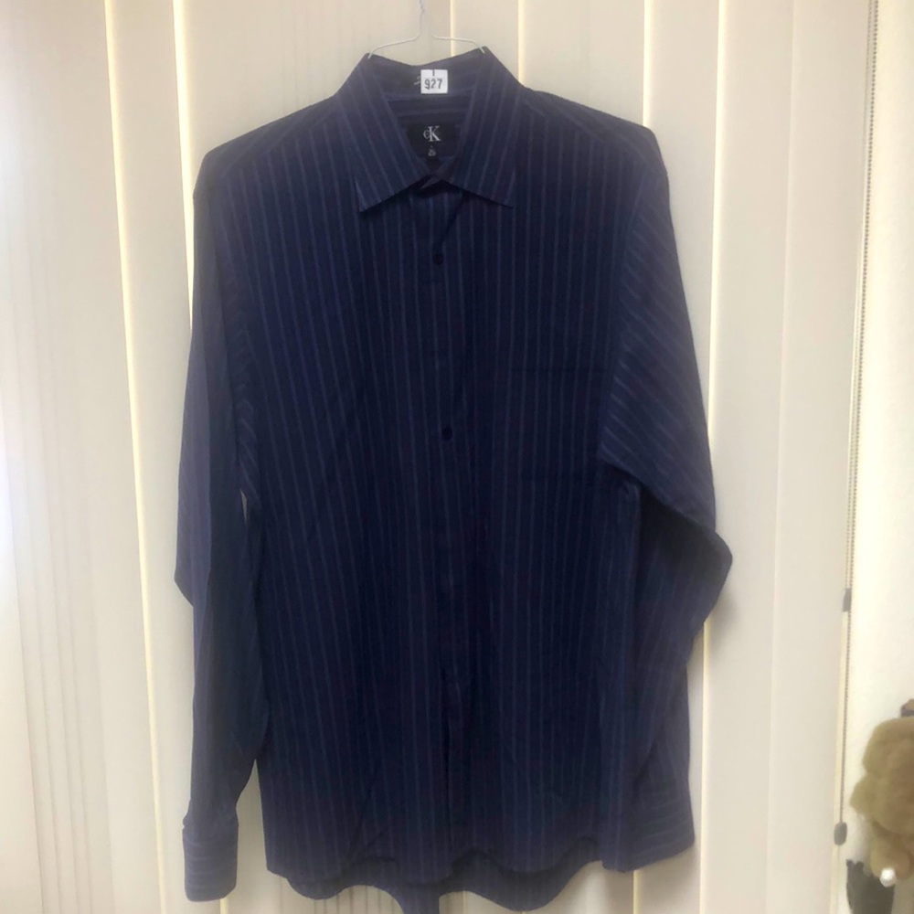 Calvin Klein men’s blue striped button-down shirt